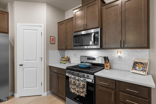 3281 Broken Top Way, Medford, OR 97504