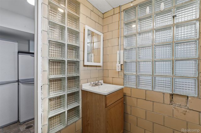 31651 Grant Street, Wayne, MI 48184