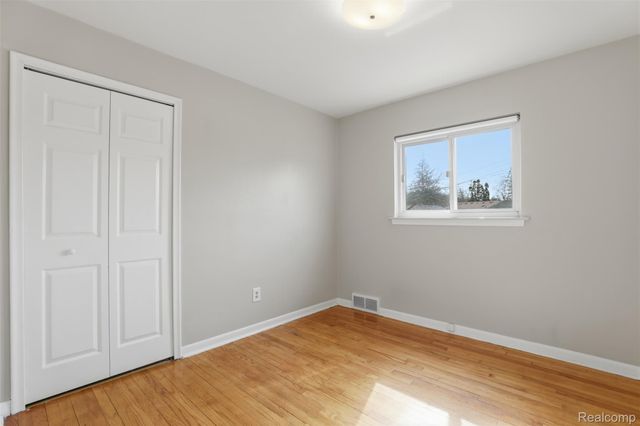 31651 Grant Street, Wayne, MI 48184