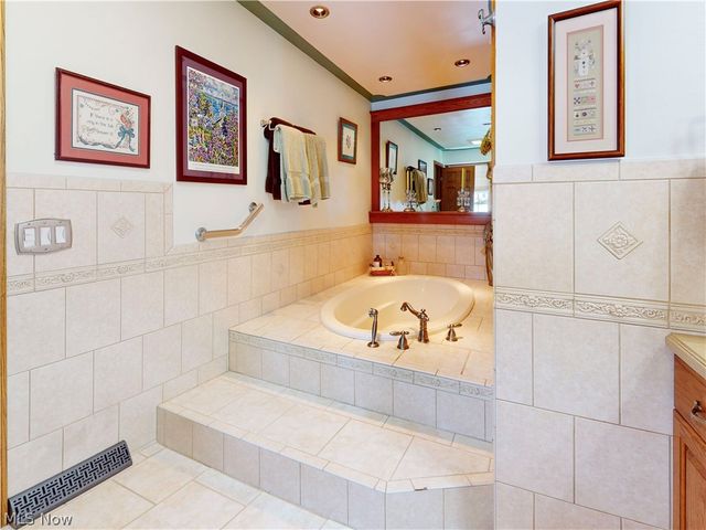 4804 White Oaks Drive, Steubenville, OH 43953