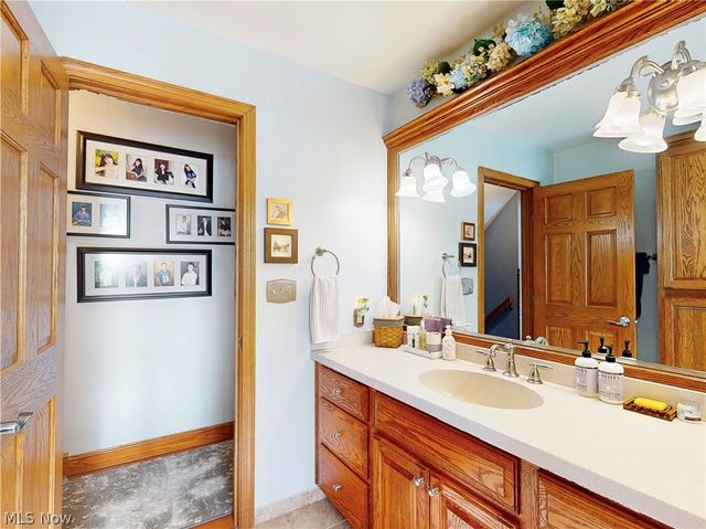 4804 White Oaks Drive, Steubenville, OH 43953