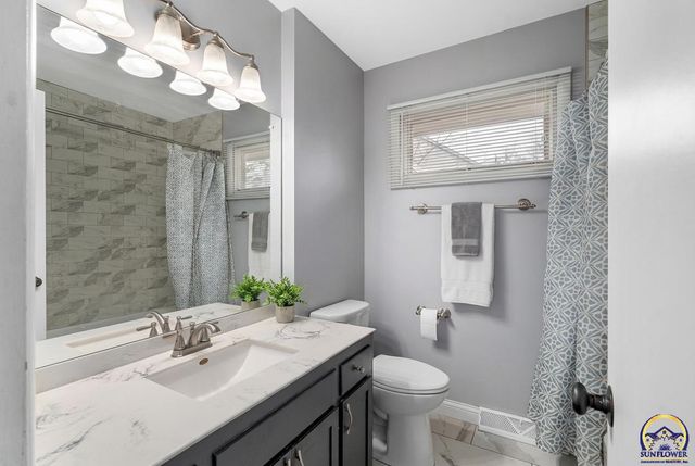 1530 SW Wayne AVE, Topeka, KS 66604