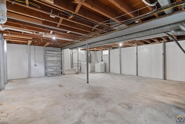 1530 SW Wayne AVE, Topeka, KS 66604