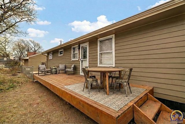 1530 SW Wayne AVE, Topeka, KS 66604