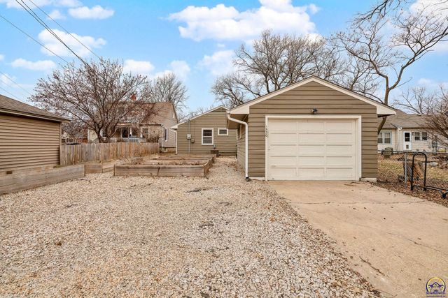 1530 SW Wayne AVE, Topeka, KS 66604