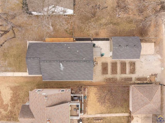 1530 SW Wayne AVE, Topeka, KS 66604