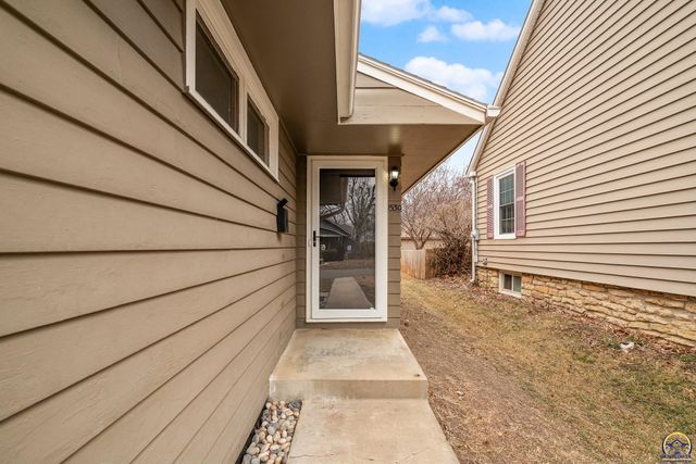 1530 SW Wayne AVE, Topeka, KS 66604