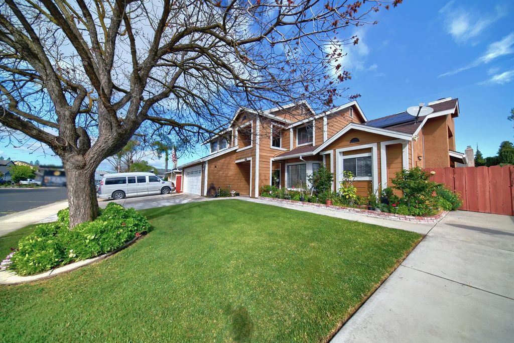 881 Snowgoose Ln, Manteca, CA 95337