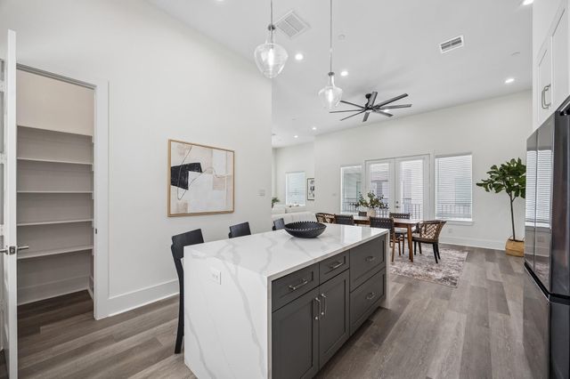 1618 Ojeman Road A, Houston, TX 77055