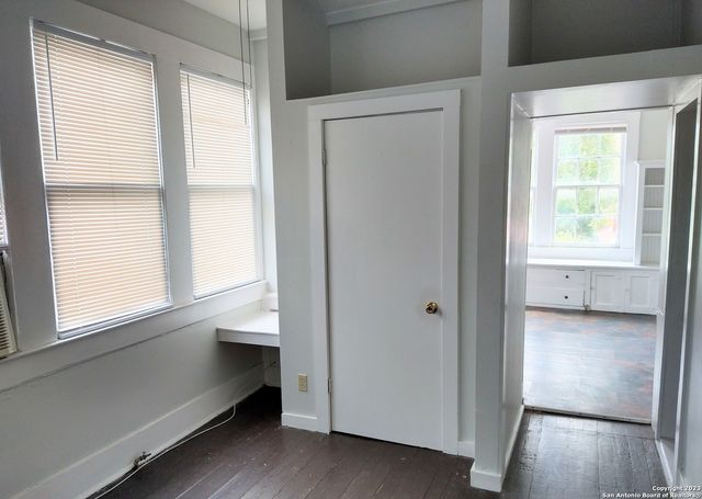 822 E Carson St Apt 4, San Antonio, TX 78208