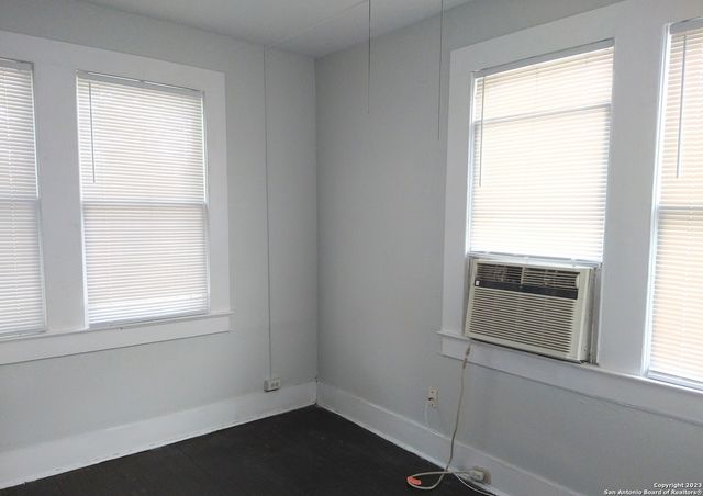 822 E Carson St Apt 4, San Antonio, TX 78208