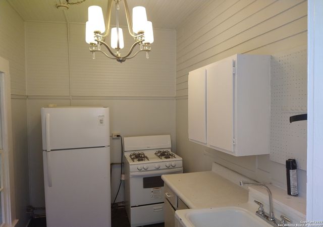 822 E Carson St Apt 4, San Antonio, TX 78208