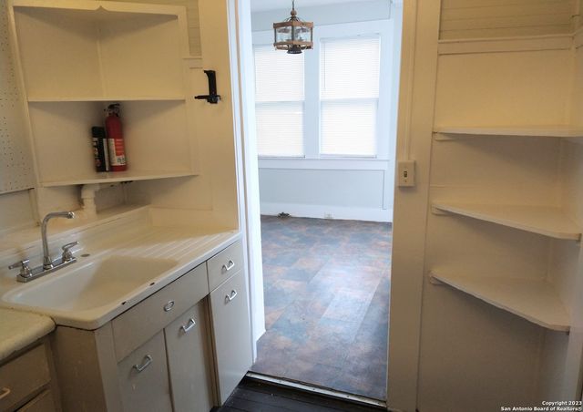 822 E Carson St Apt 4, San Antonio, TX 78208