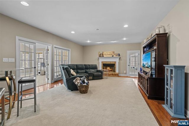 20 Morgan Drive, Sparta, NJ 07871