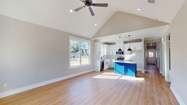 307 S Langham Street, Troup, TX 75789