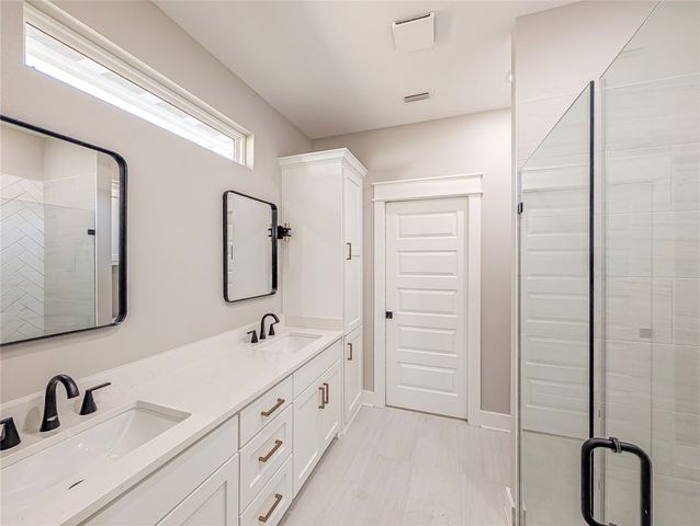 307 S Langham Street, Troup, TX 75789