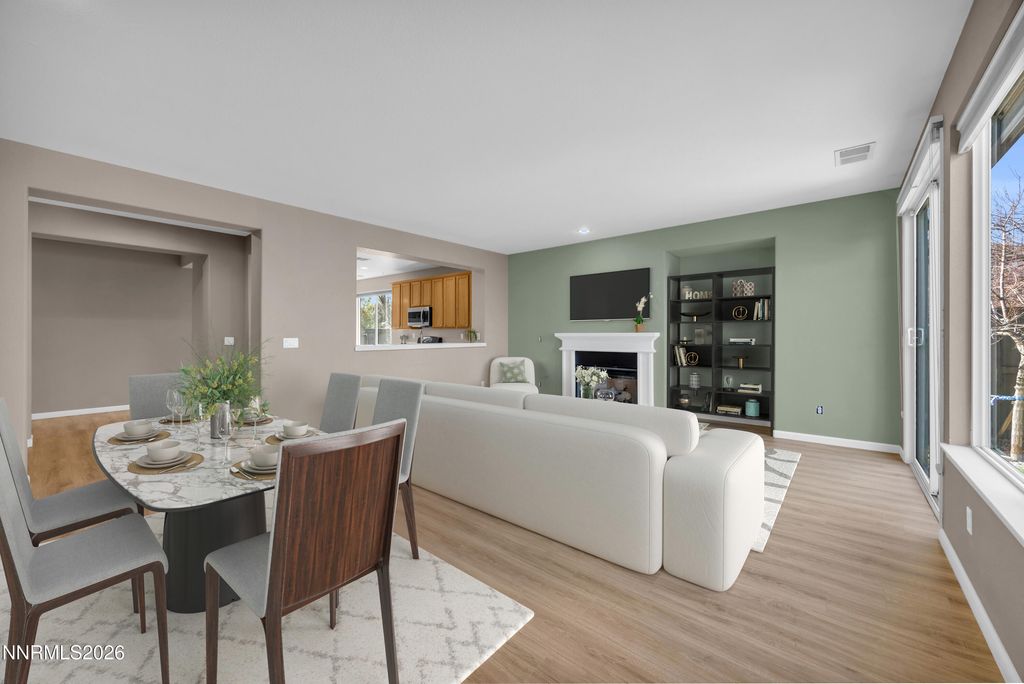 Image 4 of property listing at 531 Martingale Court, Reno, NV 89521