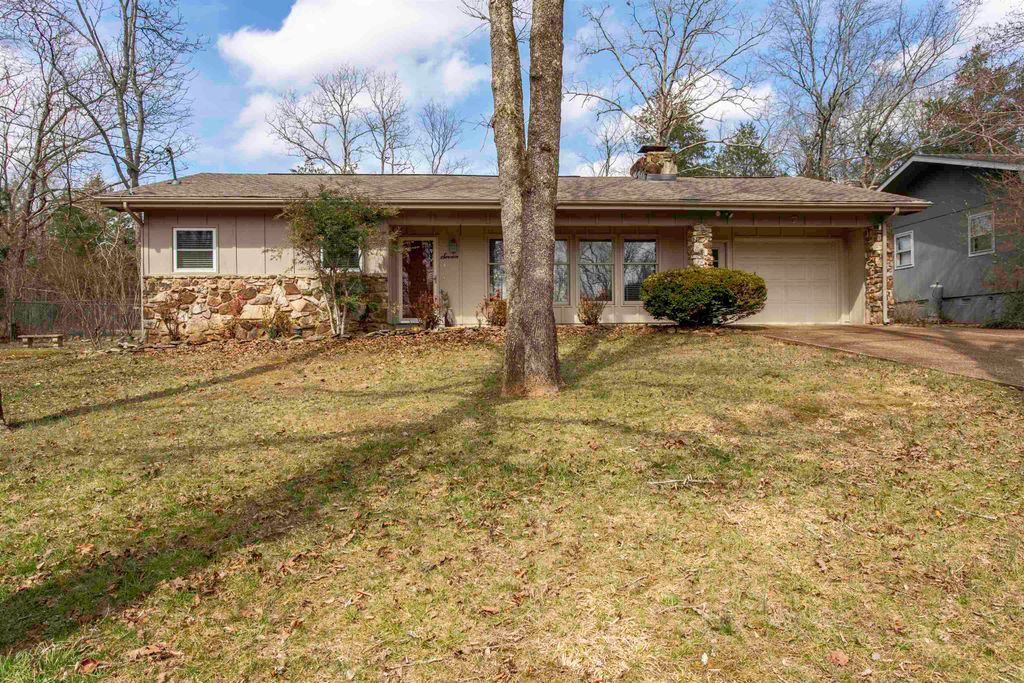 7 Winnebago Drive, Cherokee Village, AR 72529