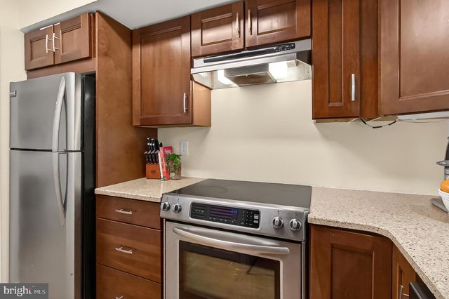7611 TIVERTON DR, Springfield, VA 22152