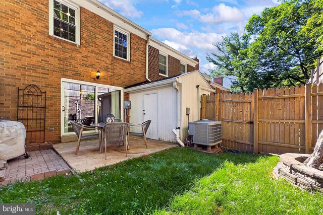 7611 TIVERTON DR, Springfield, VA 22152