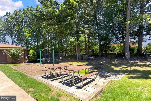 7611 TIVERTON DR, Springfield, VA 22152