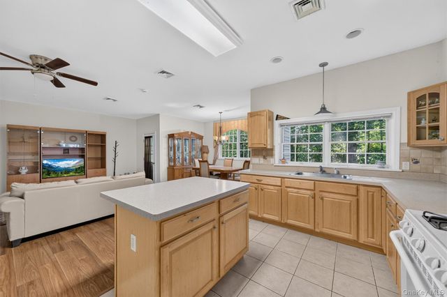 41 Lindy Drive, Carmel, NY 10512