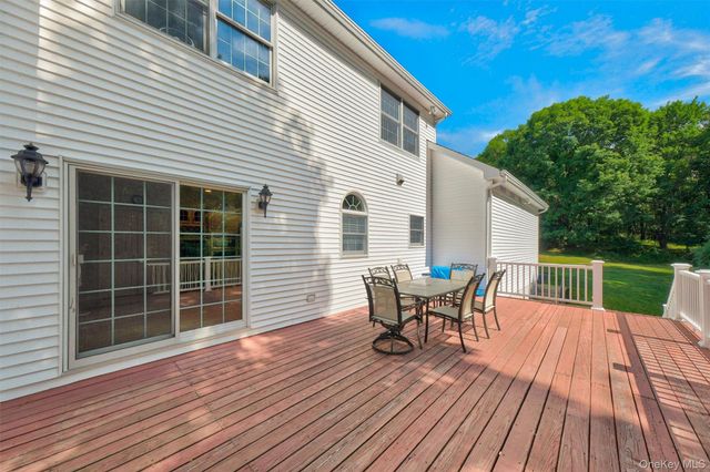 41 Lindy Drive, Carmel, NY 10512