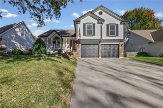 4053 SW Clipper Lane, Lee's Summit, MO 64082