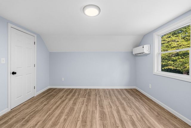 380 Brayton Rd, Tiverton, RI 02878