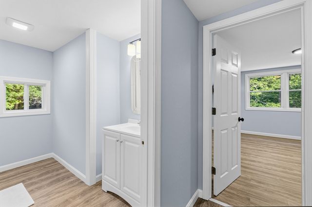 380 Brayton Rd, Tiverton, RI 02878