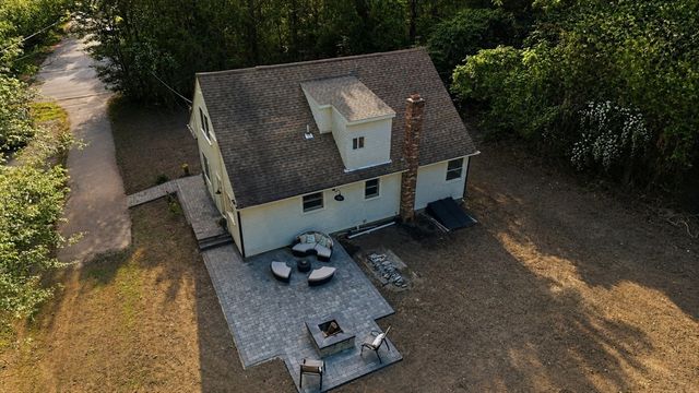 380 Brayton Rd, Tiverton, RI 02878