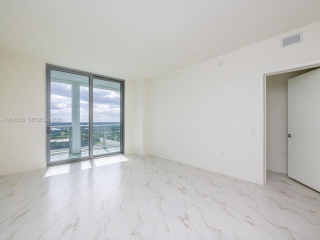 2000 S Metropica Way 2007, Sunrise, FL 33323