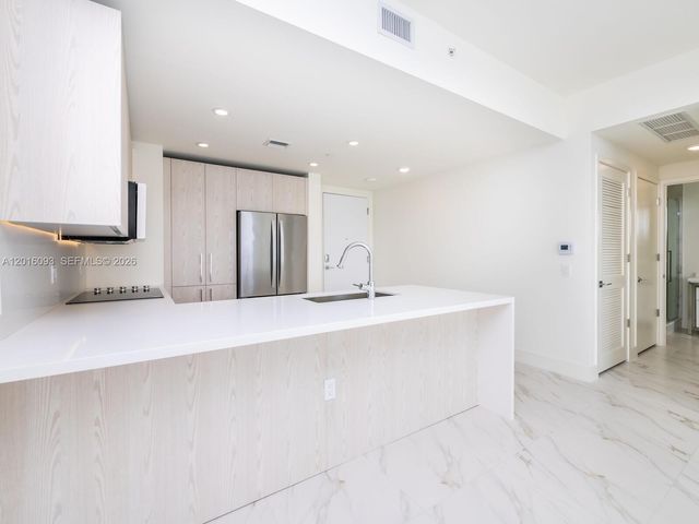 2000 S Metropica Way 2007, Sunrise, FL 33323