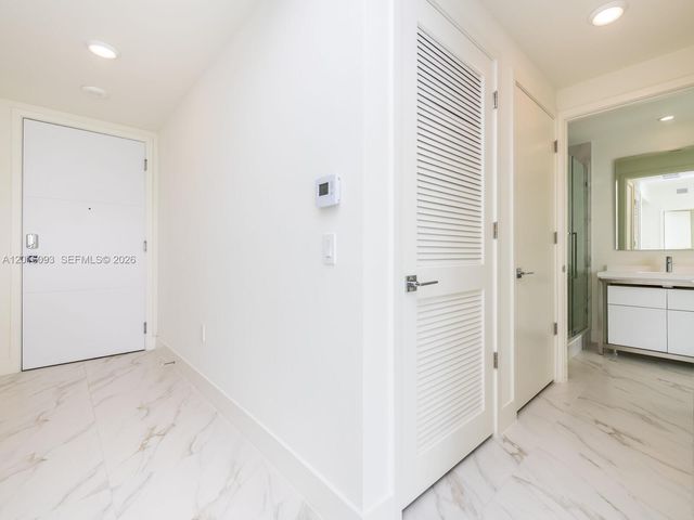 2000 S Metropica Way 2007, Sunrise, FL 33323