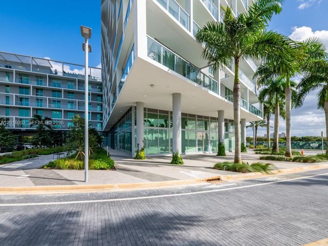 2000 S Metropica Way 2007, Sunrise, FL 33323