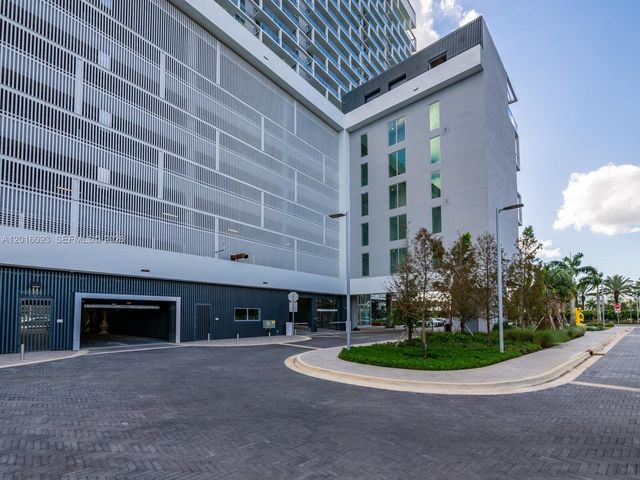 2000 S Metropica Way 2007, Sunrise, FL 33323