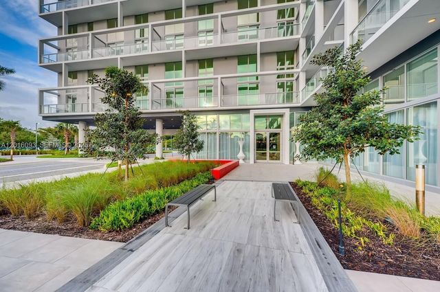 2000 S Metropica Way 2007, Sunrise, FL 33323