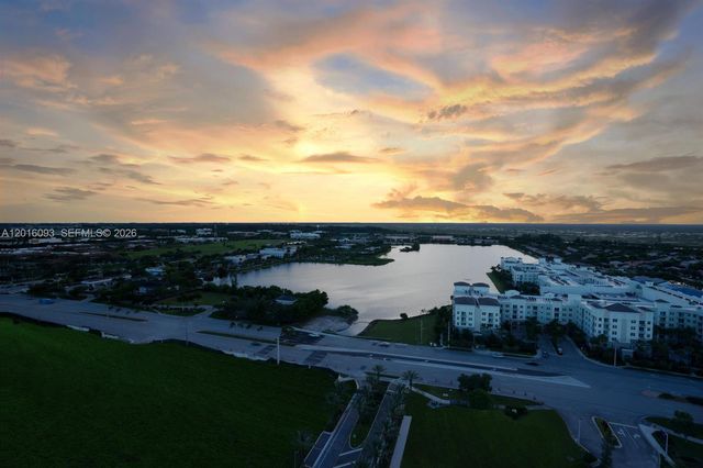 2000 S Metropica Way 2007, Sunrise, FL 33323