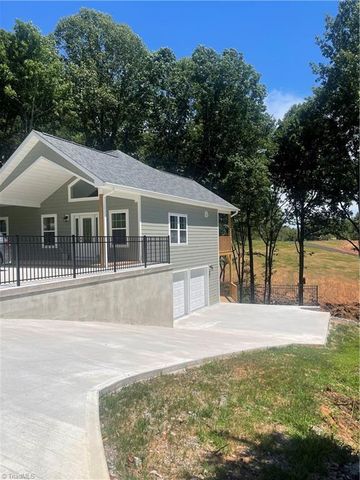 177 Linda Carol Avenue, Wilkesboro, NC 28697