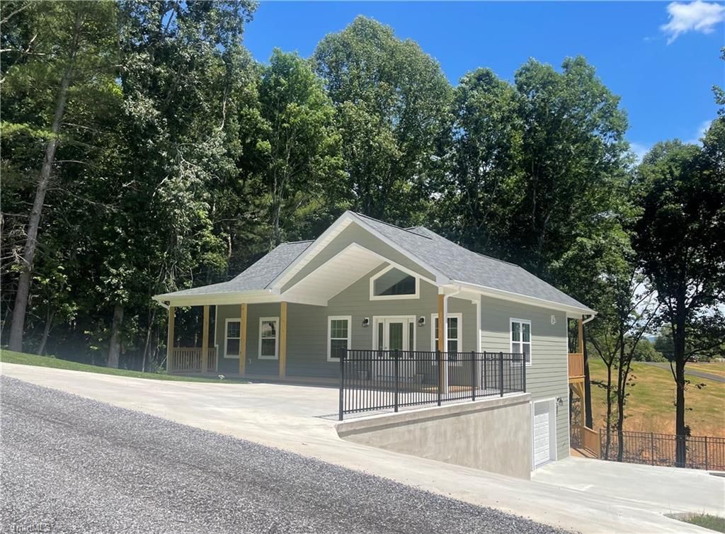 177 Linda Carol Avenue, Wilkesboro, NC 28697