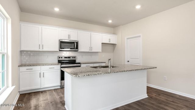 3072 Platinum Circle, West End, NC 27376