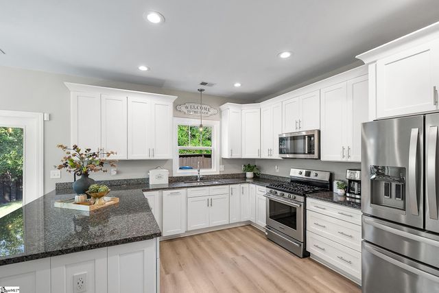 305 Pine Street, Greenville, SC 29601