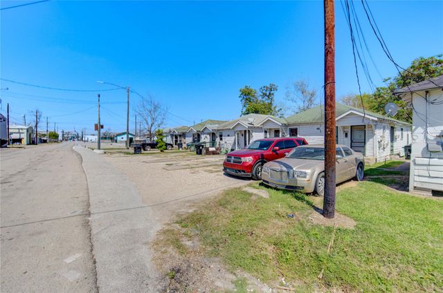2904 Chapman Street, Houston, TX 77009