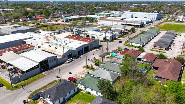 2904 Chapman Street, Houston, TX 77009