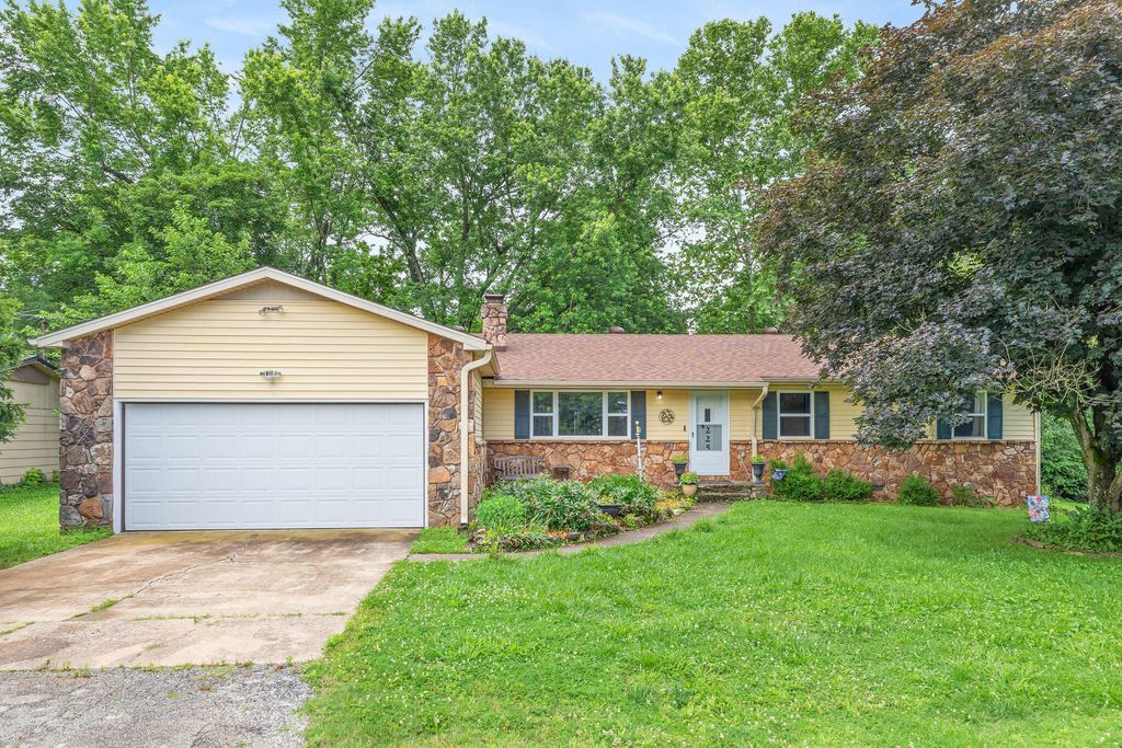 225 Elim Street, Forsyth, MO 65653