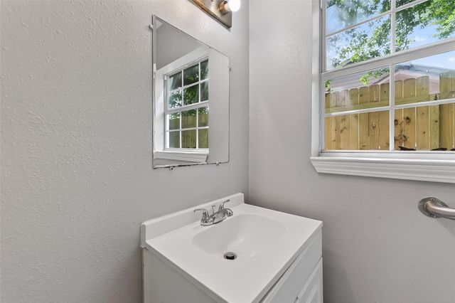 4810 Dabney Street, Houston, TX 77026