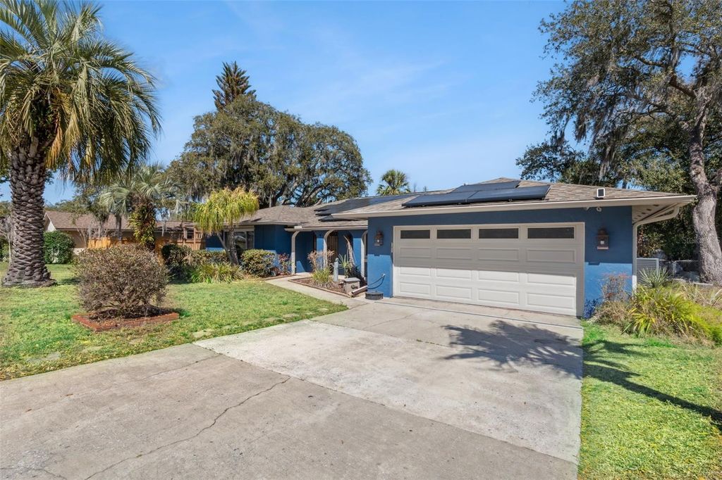 Image 2 of property listing at 76 SWEETBRIAR BRANCH, Longwood, FL 32750