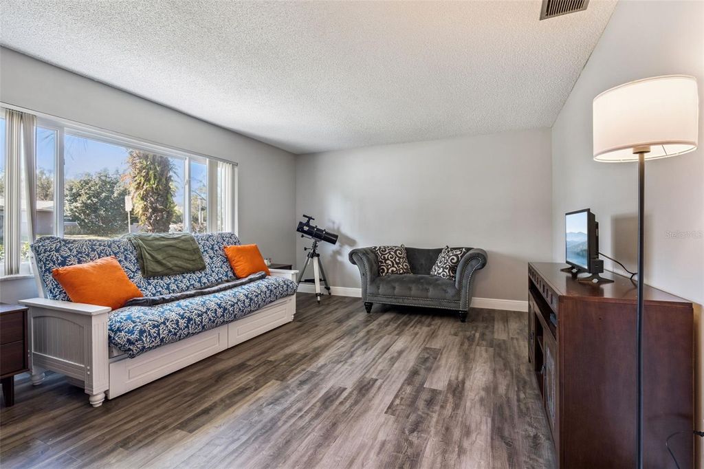 Image 13 of property listing at 76 SWEETBRIAR BRANCH, Longwood, FL 32750