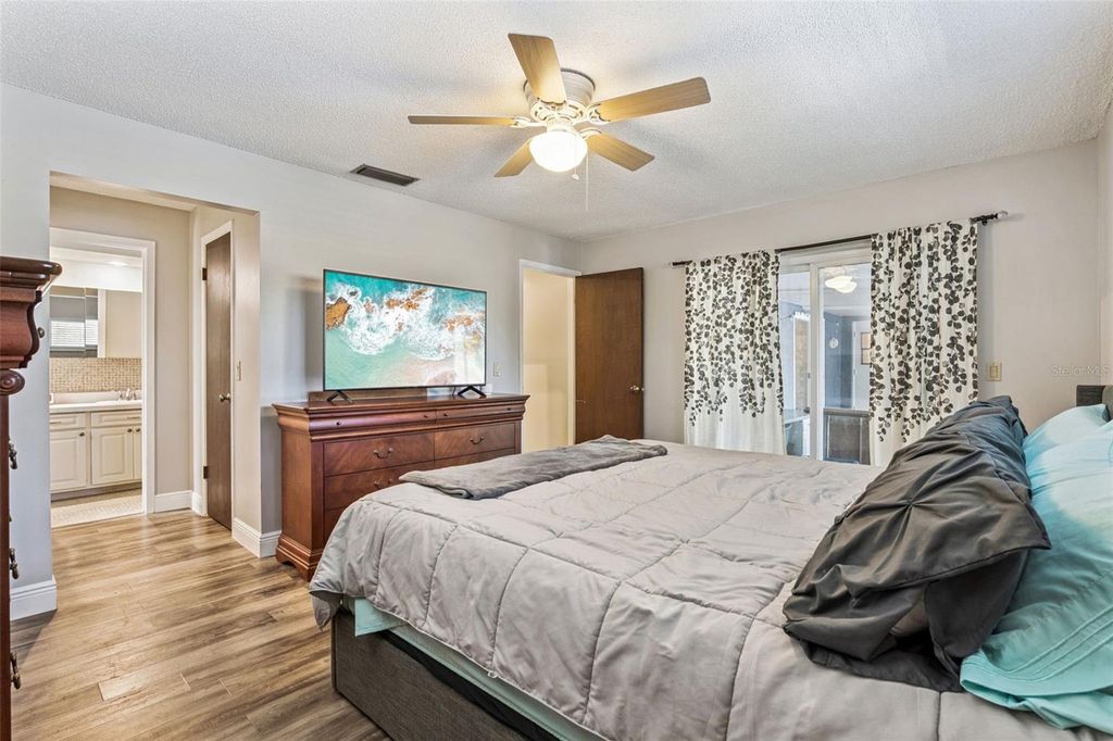 Image 14 of property listing at 76 SWEETBRIAR BRANCH, Longwood, FL 32750