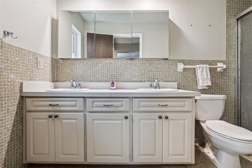 Image 18 of property listing at 76 SWEETBRIAR BRANCH, Longwood, FL 32750